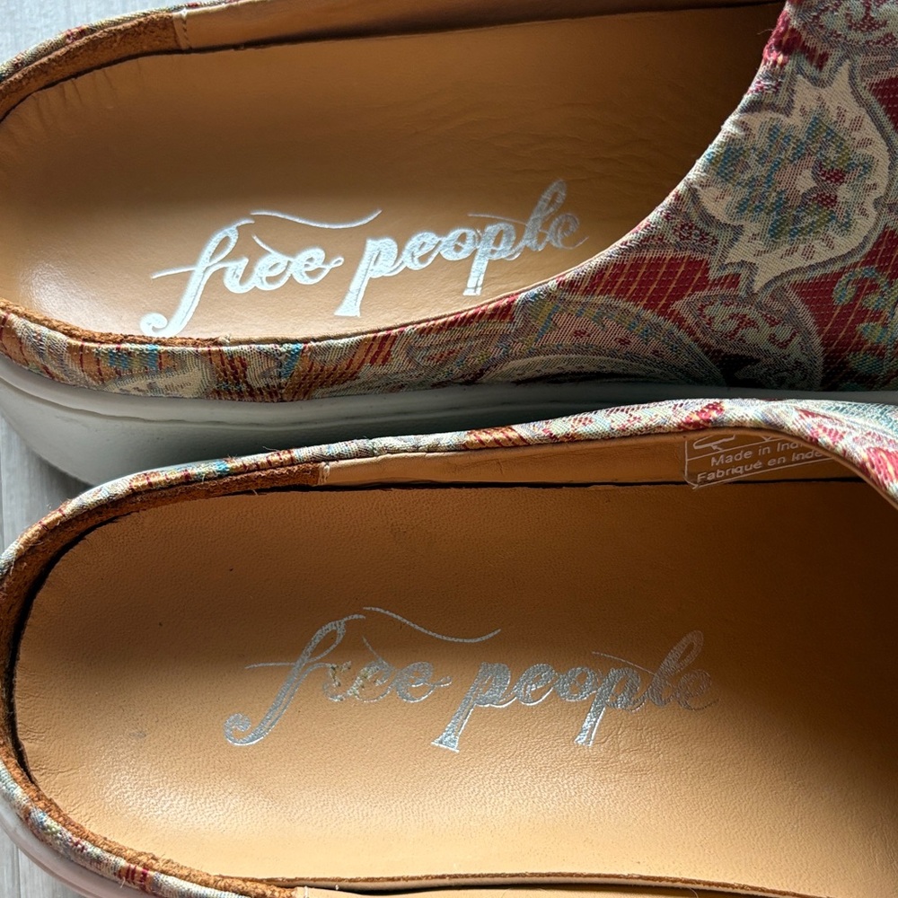 Free People Wynwood AT-827 Slide Sneakers With a Paisley Pattern - Picture 3 of 5